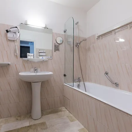 Otel Ruc 4*